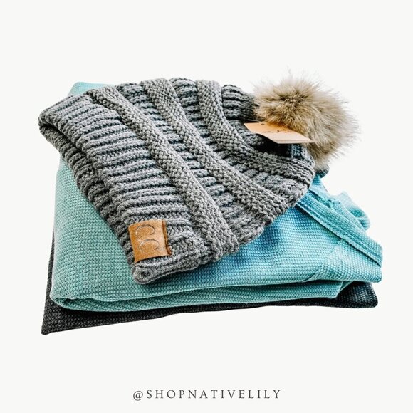 NWT C.C Women's Solid Chunky Knit Beanie With Fur Pom Pom, Dark Melange Grey - Picture 2 of 4